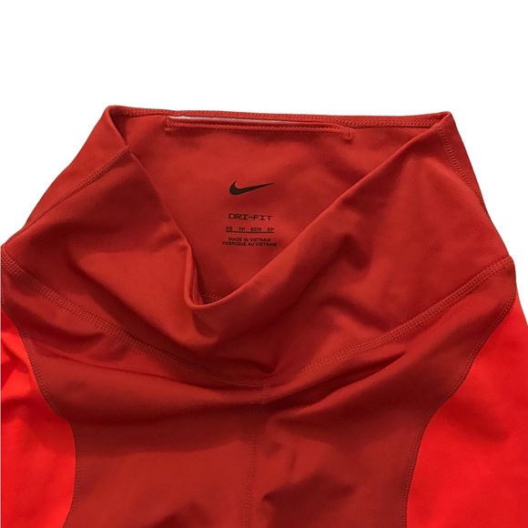 Nike One dri fit mid rise/ tight fit leggings in size XS - Picture 3 of 4